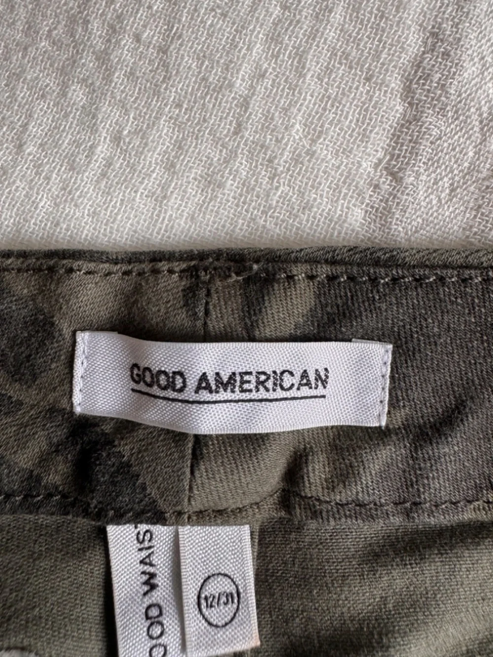 Camo Good American Stretch Jeans Size 31 - Picture 4 of 7